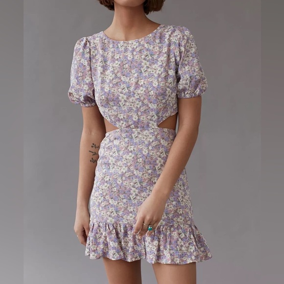 UO Urban Outfitters | Kiss The Sky Mini Floral Open Back Dress - Picture 2 of 8
